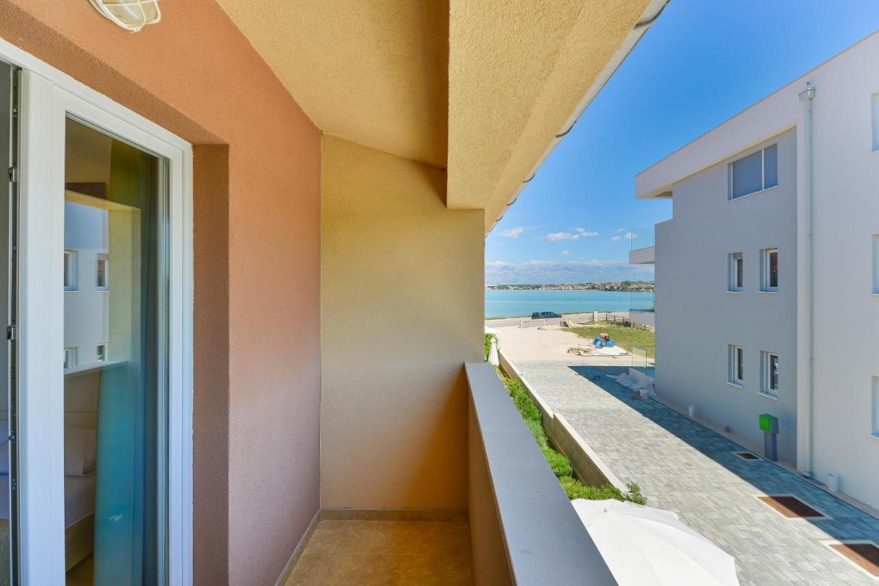 Apartments By The Sea Nin, Zadar - 13172 Exteriör bild